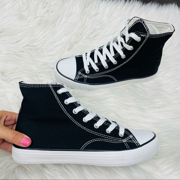 Black canvas high top sneaker - Picture 3 of 6